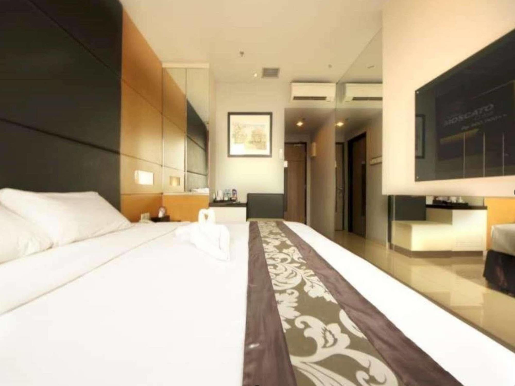 B Fashion Hotel Jakarta Exteriör bild