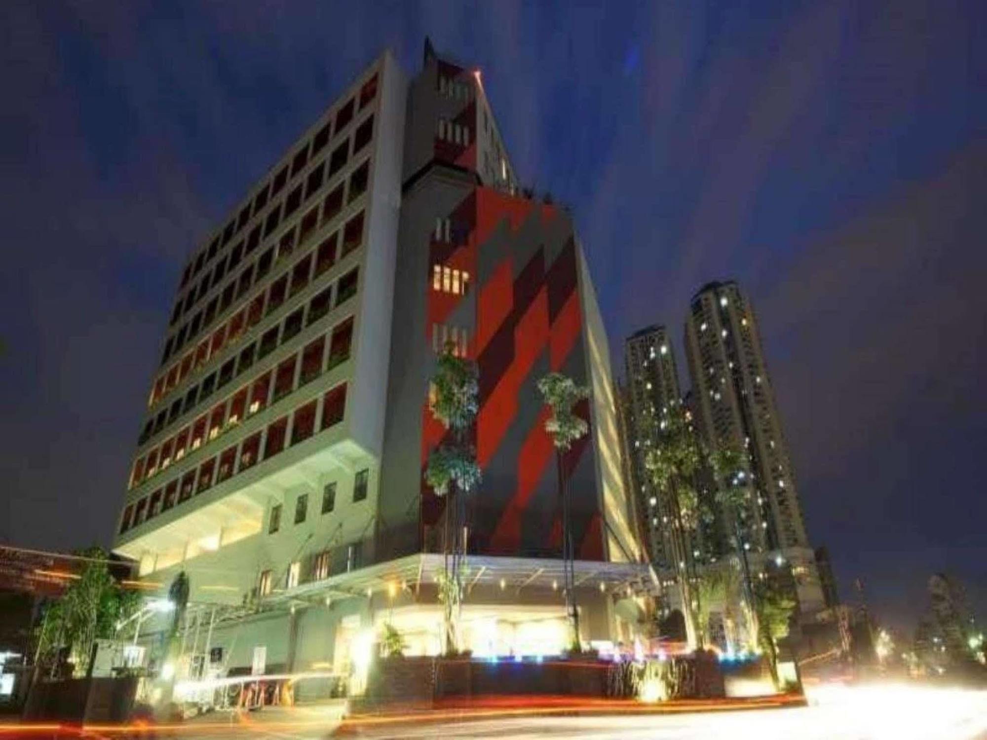 B Fashion Hotel Jakarta Exteriör bild