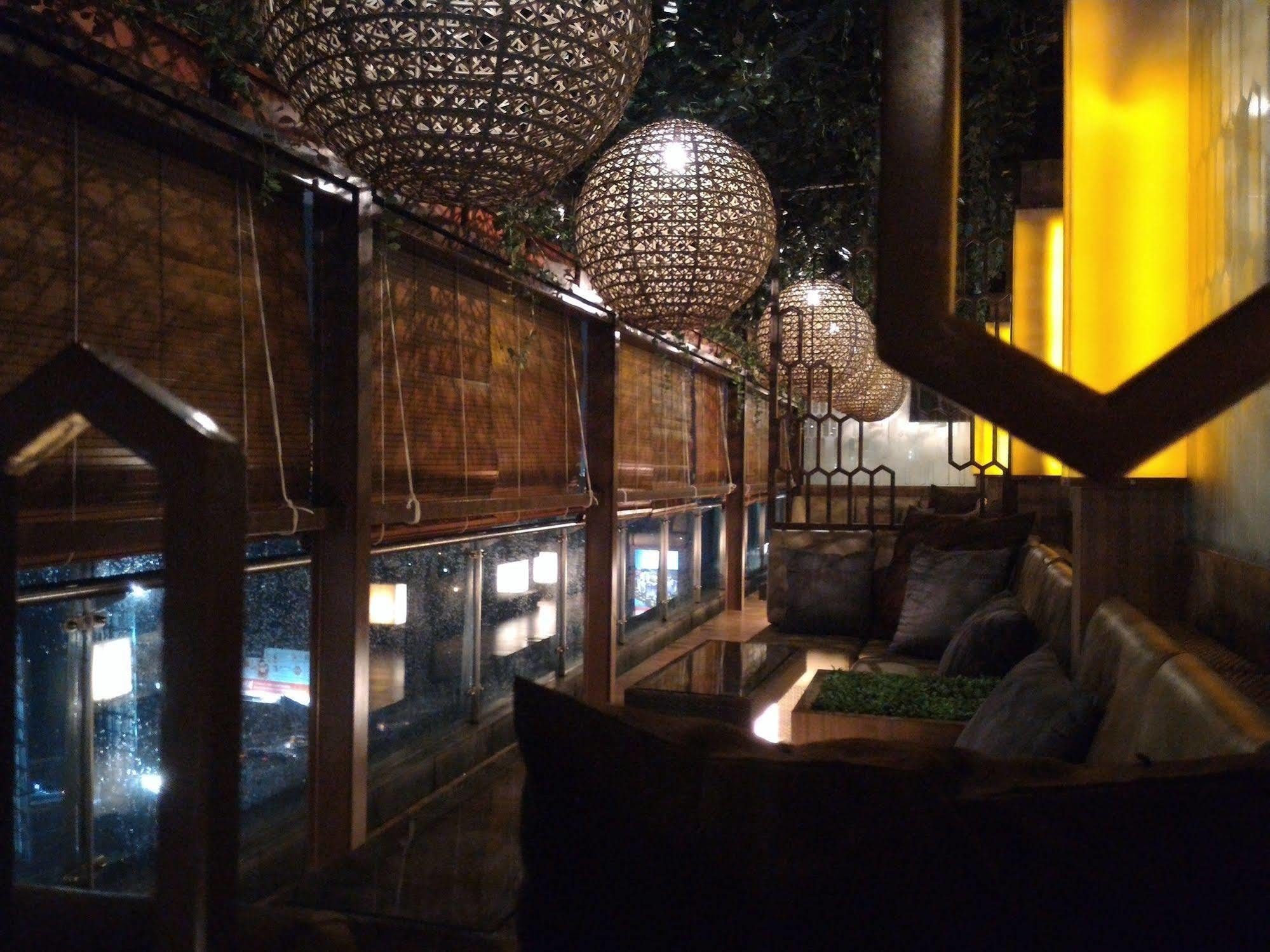 B Fashion Hotel Jakarta Exteriör bild