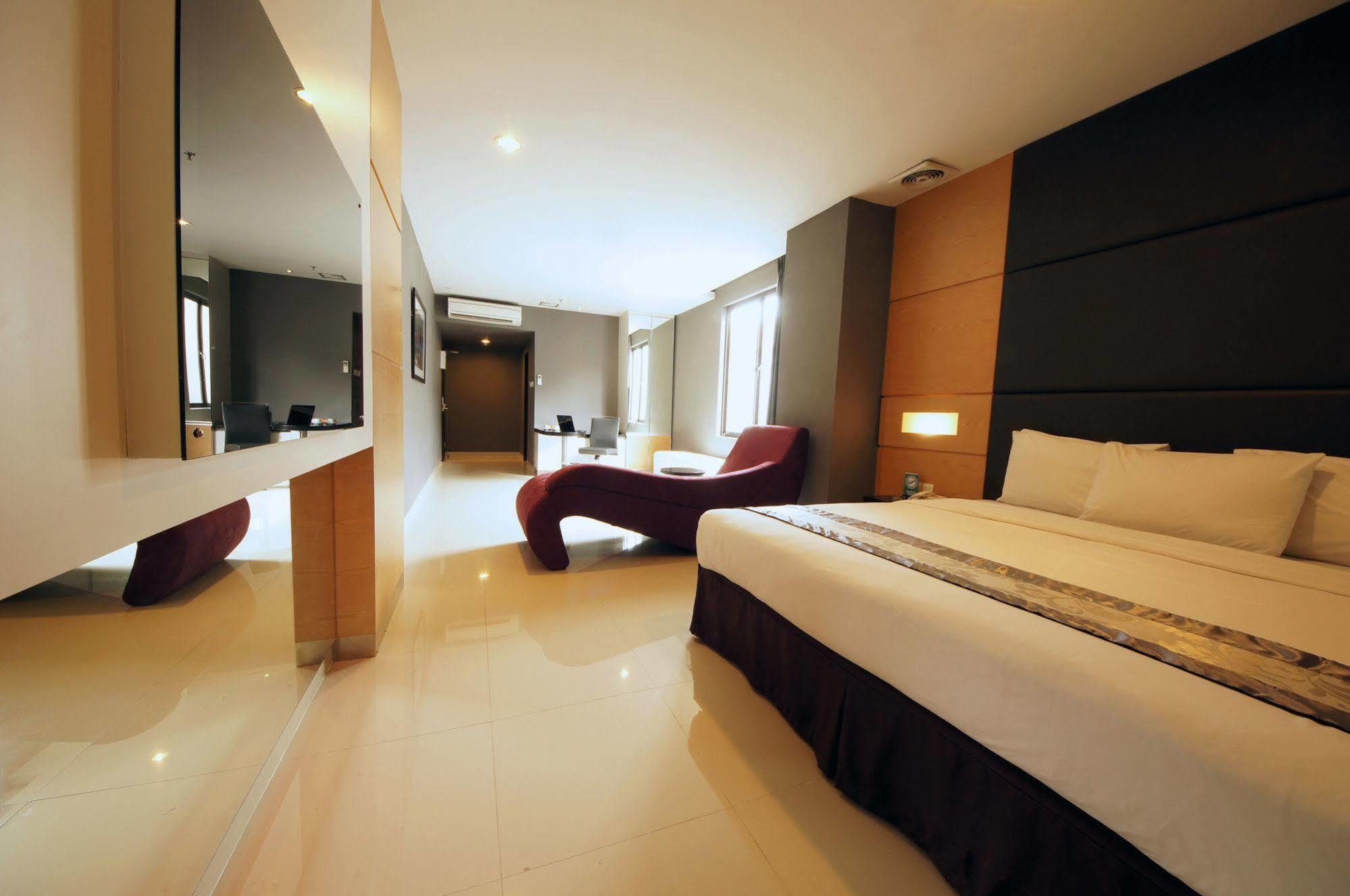B Fashion Hotel Jakarta Exteriör bild